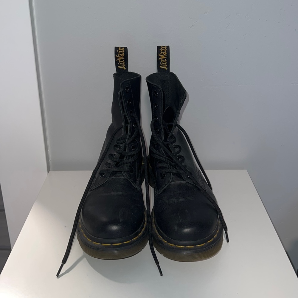 1460 Pascal Virginia Leather Doc Martens Womens Size 7
